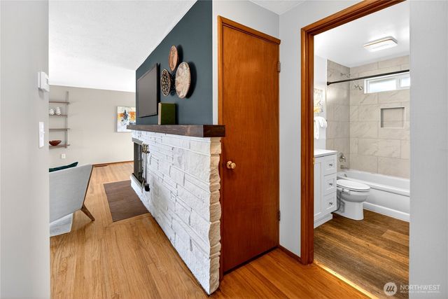 6019 S 118th Place, Seattle, WA 98178