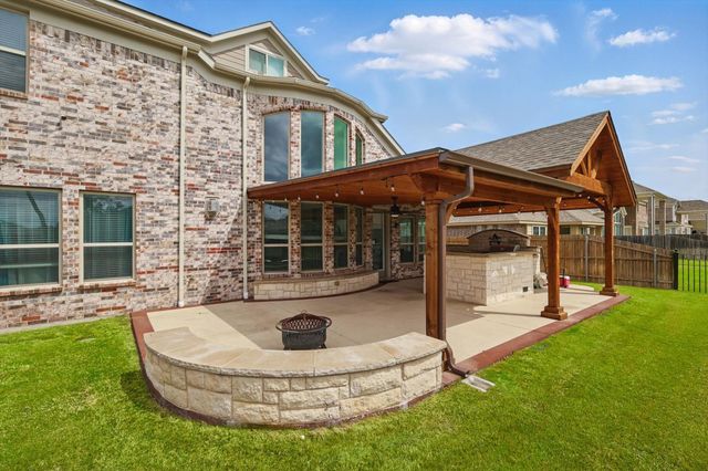 2839 Terrosa Drive, Grand Prairie, TX 75054