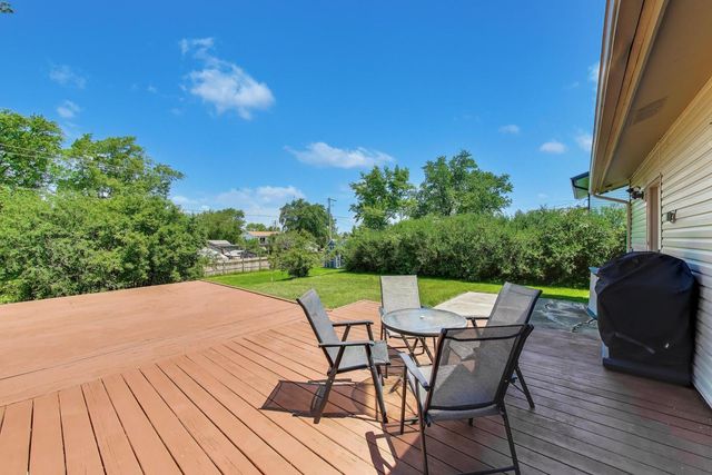 420 Bode Road, Hoffman Estates, IL 60169