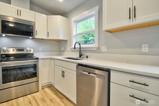 420 E Dartmoor Drive, Shelton, WA 98584