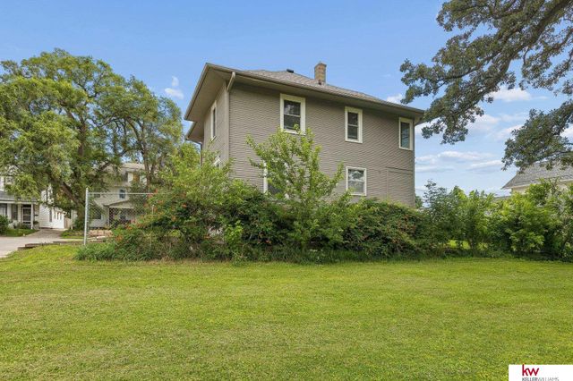 3323 Cass Street, Omaha, NE 68131