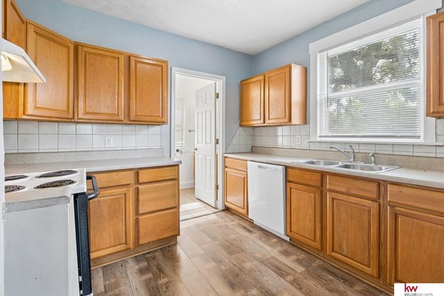 3323 Cass Street, Omaha, NE 68131