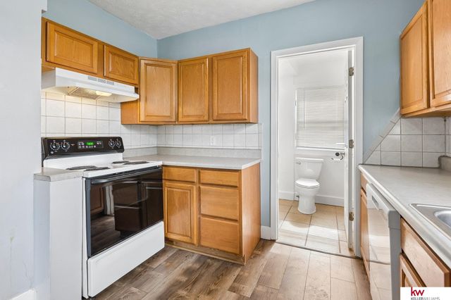 3323 Cass Street, Omaha, NE 68131