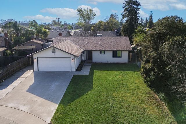 1921 S Irwin Street, Tulare, CA 93274