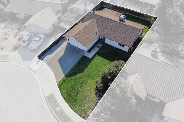 1921 S Irwin Street, Tulare, CA 93274