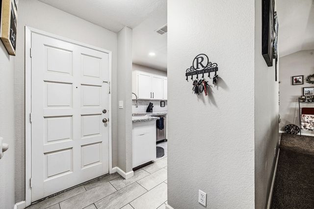 1921 S Irwin Street, Tulare, CA 93274