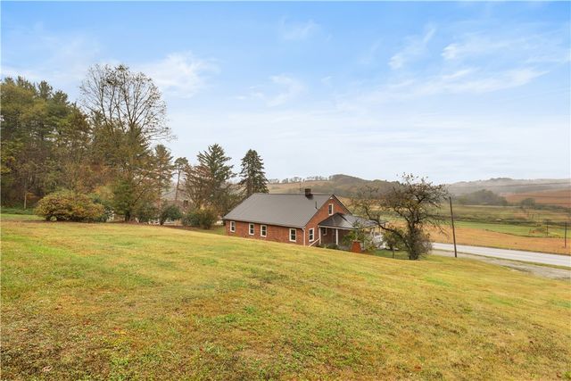 3781 Glades Pike, Somerset Twp, PA 15501