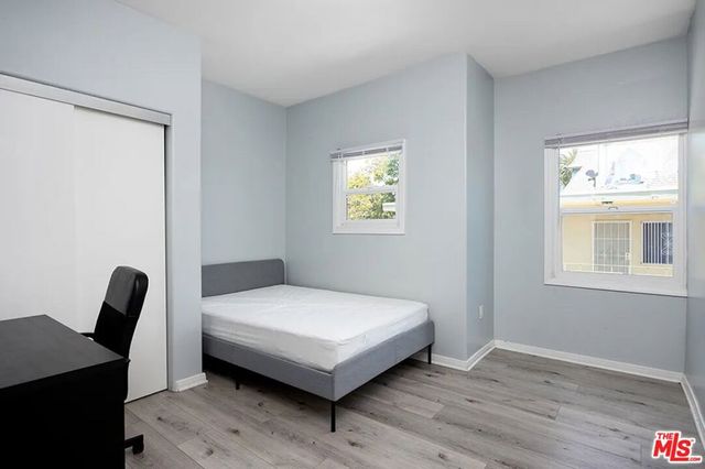 1220 W 27th Street, Los Angeles, CA 90007