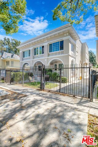 1220 W 27th Street, Los Angeles, CA 90007