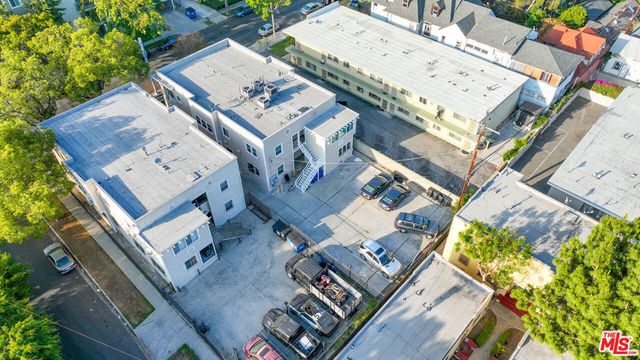 1220 W 27th Street, Los Angeles, CA 90007