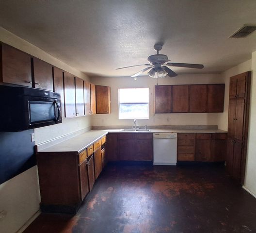 1767 Rs County Road 1610, Lone Oak, TX 75453