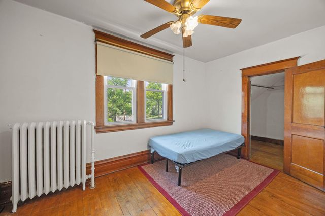 898 Western Avenue N, Saint Paul, MN 55117