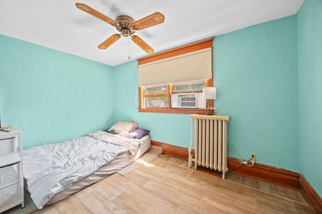 898 Western Avenue N, Saint Paul, MN 55117