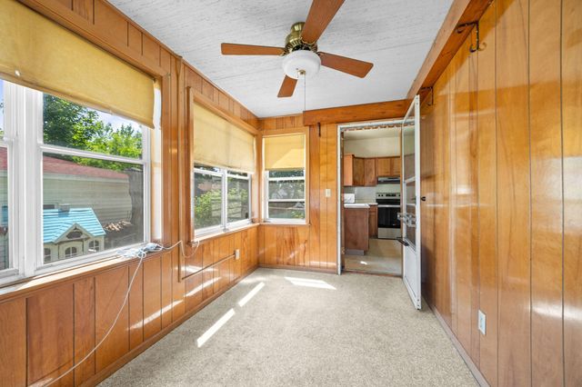898 Western Avenue N, Saint Paul, MN 55117