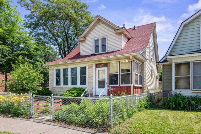 898 Western Avenue N, Saint Paul, MN 55117