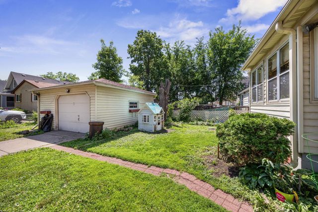 898 Western Avenue N, Saint Paul, MN 55117