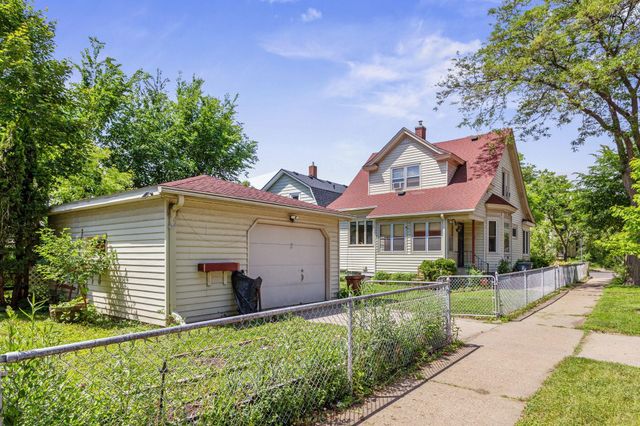 898 Western Avenue N, Saint Paul, MN 55117