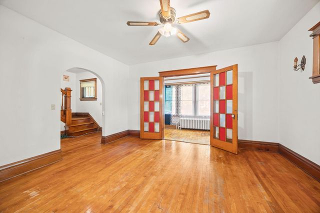 898 Western Avenue N, Saint Paul, MN 55117
