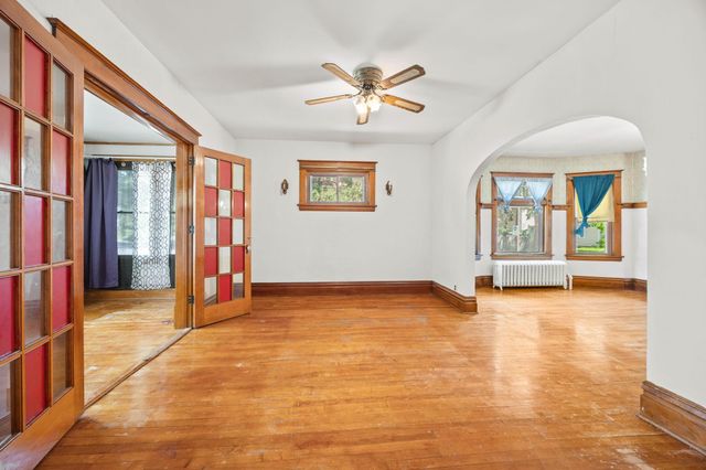 898 Western Avenue N, Saint Paul, MN 55117
