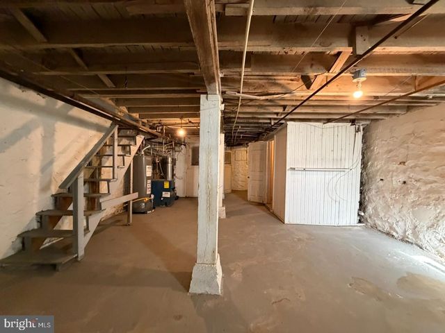 2464 KEYWORTH AVE, Baltimore, MD 21215