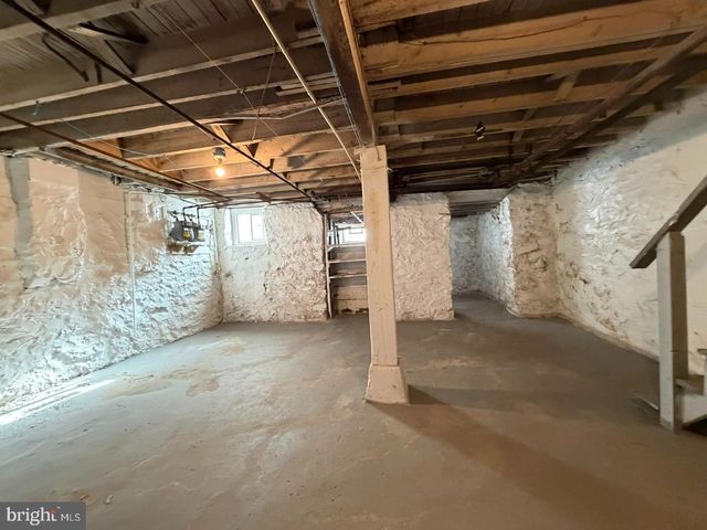 2464 KEYWORTH AVE, Baltimore, MD 21215