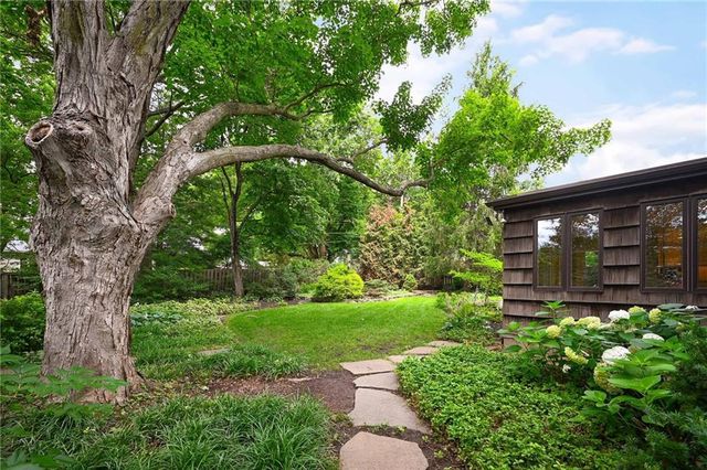 6000 Reinhardt Drive, Fairway, KS 66205