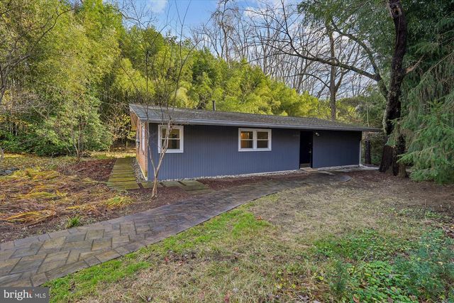 10701 SHELLEY CT, Garrett Park, MD 20896