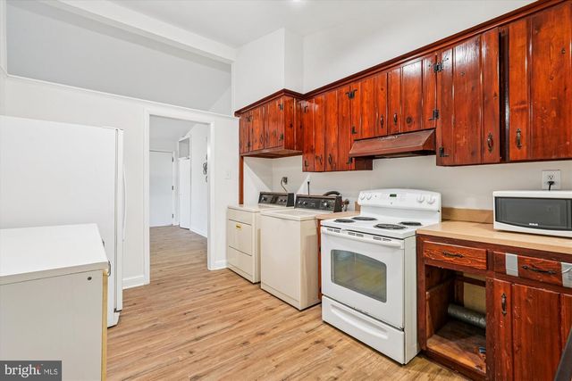 10701 SHELLEY CT, Garrett Park, MD 20896