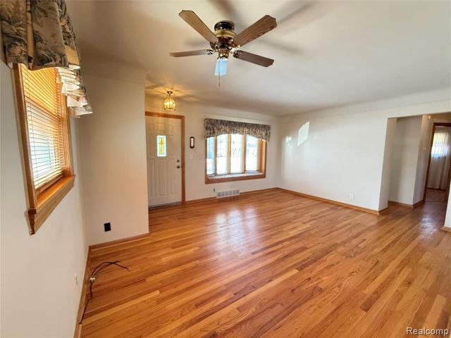 2941 Maxwell Street, Trenton, MI 48183