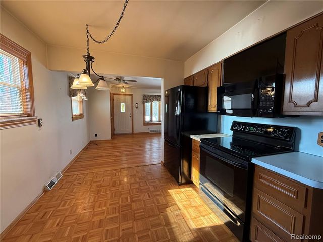 2941 Maxwell Street, Trenton, MI 48183