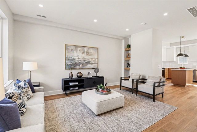 209 Sunset Road, Ann Arbor, MI 48103