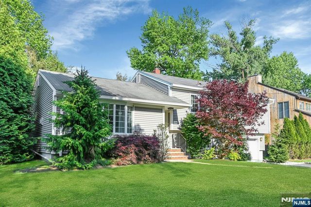 34 Eastbrook Drive, River Edge, NJ 07661