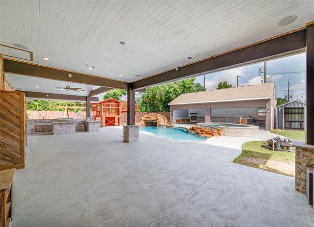 16530 Boston Post Road, Cypress, TX 77429