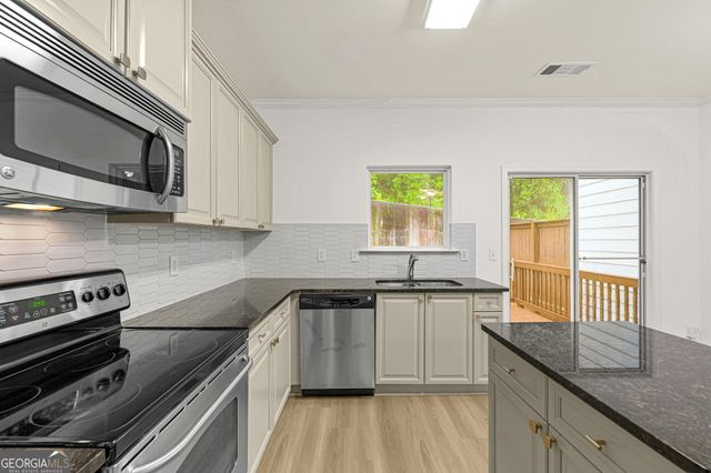 1488 Liberty Parkway NW, Atlanta, GA 30318
