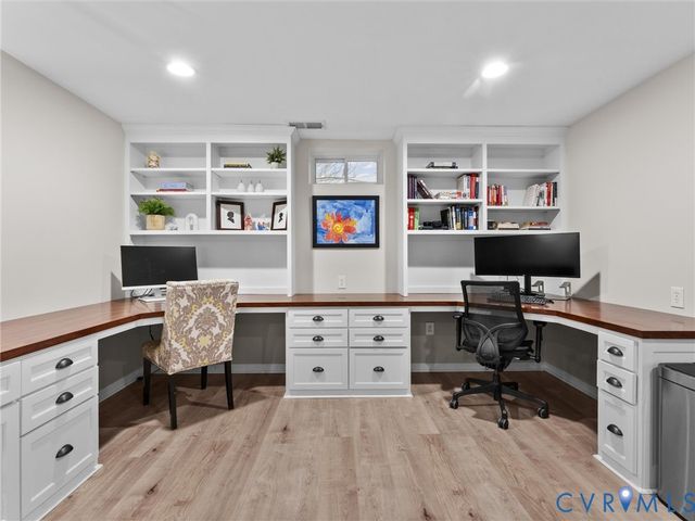 14384 Charter Landing Dr, Chesterfield, VA 23114