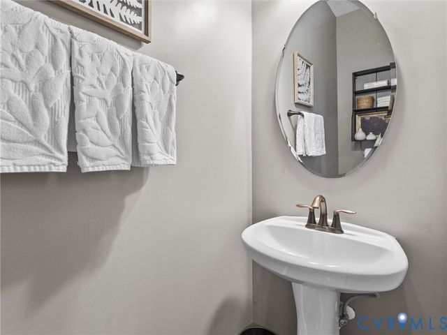 14384 Charter Landing Dr, Chesterfield, VA 23114