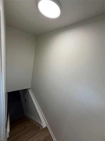 12200 Helen Street, Southgate, MI 48195