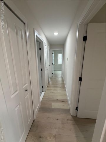 12200 Helen Street, Southgate, MI 48195