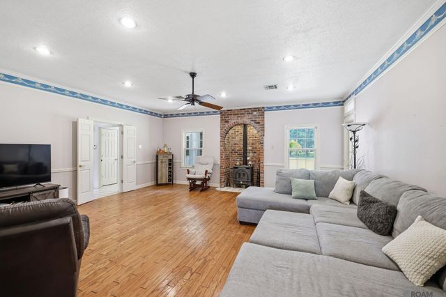 11629 E Brickyard Rd, Hammond, LA 70401