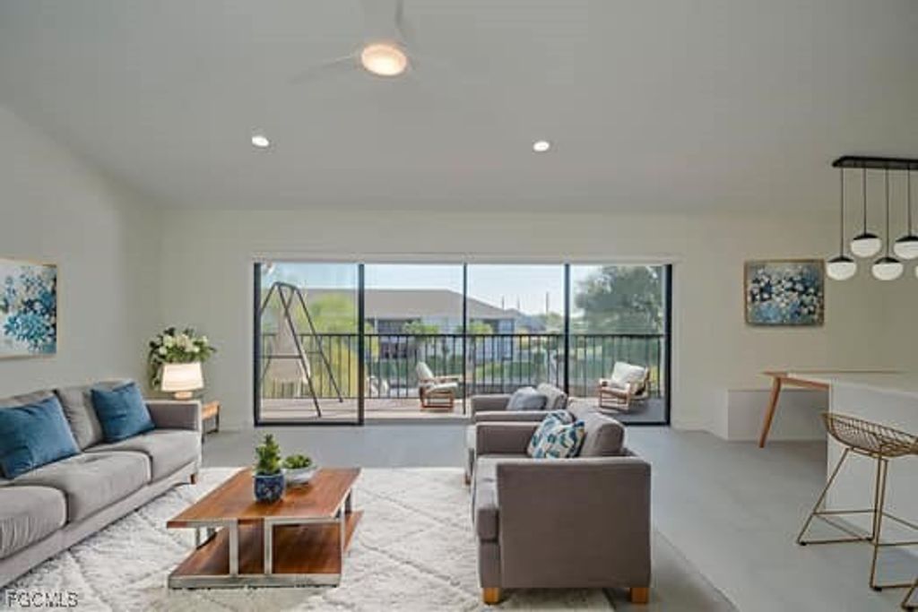 4727 SW 13th AVE 203, Cape Coral, FL 33914