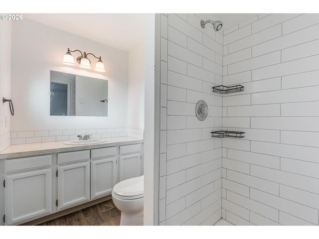 10100 Nw 23RD Ave, Vancouver, WA 98685