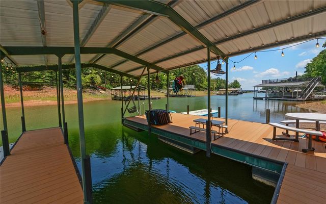 819 Tranquility Lane, Hartwell, GA 30643