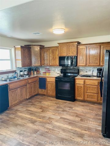 9162 State Hwy 78, Hendrix, OK 74741