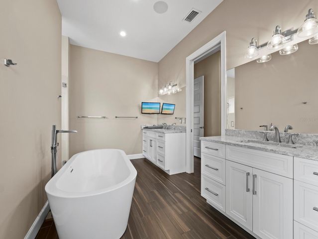 5618 BRITANNIA DRIVE, Sarasota, FL 34231