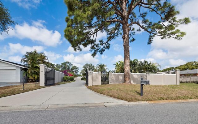 5618 BRITANNIA DRIVE, Sarasota, FL 34231