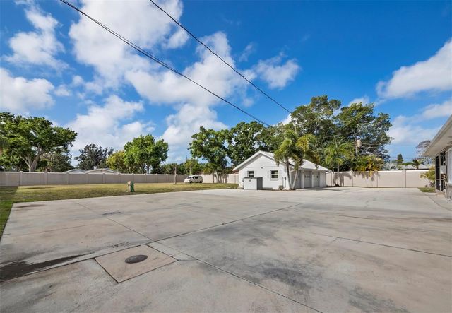 5618 BRITANNIA DRIVE, Sarasota, FL 34231