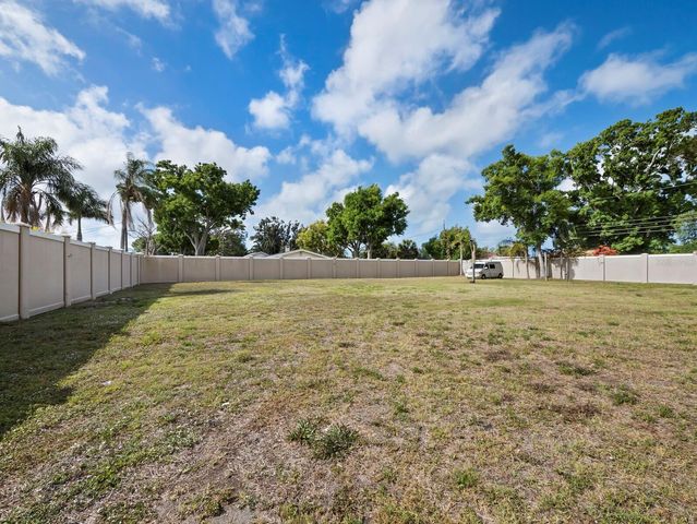 5618 BRITANNIA DRIVE, Sarasota, FL 34231