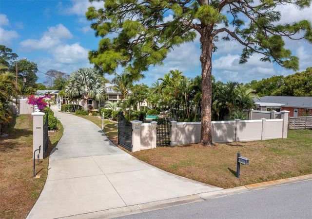 5618 BRITANNIA DRIVE, Sarasota, FL 34231
