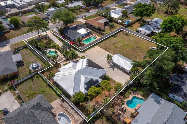 5618 BRITANNIA DRIVE, Sarasota, FL 34231