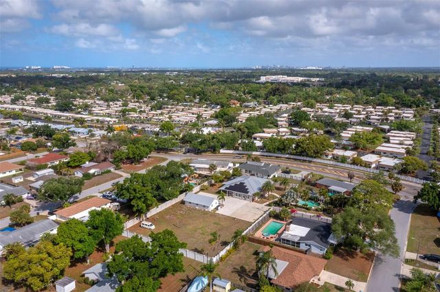 5618 BRITANNIA DRIVE, Sarasota, FL 34231
